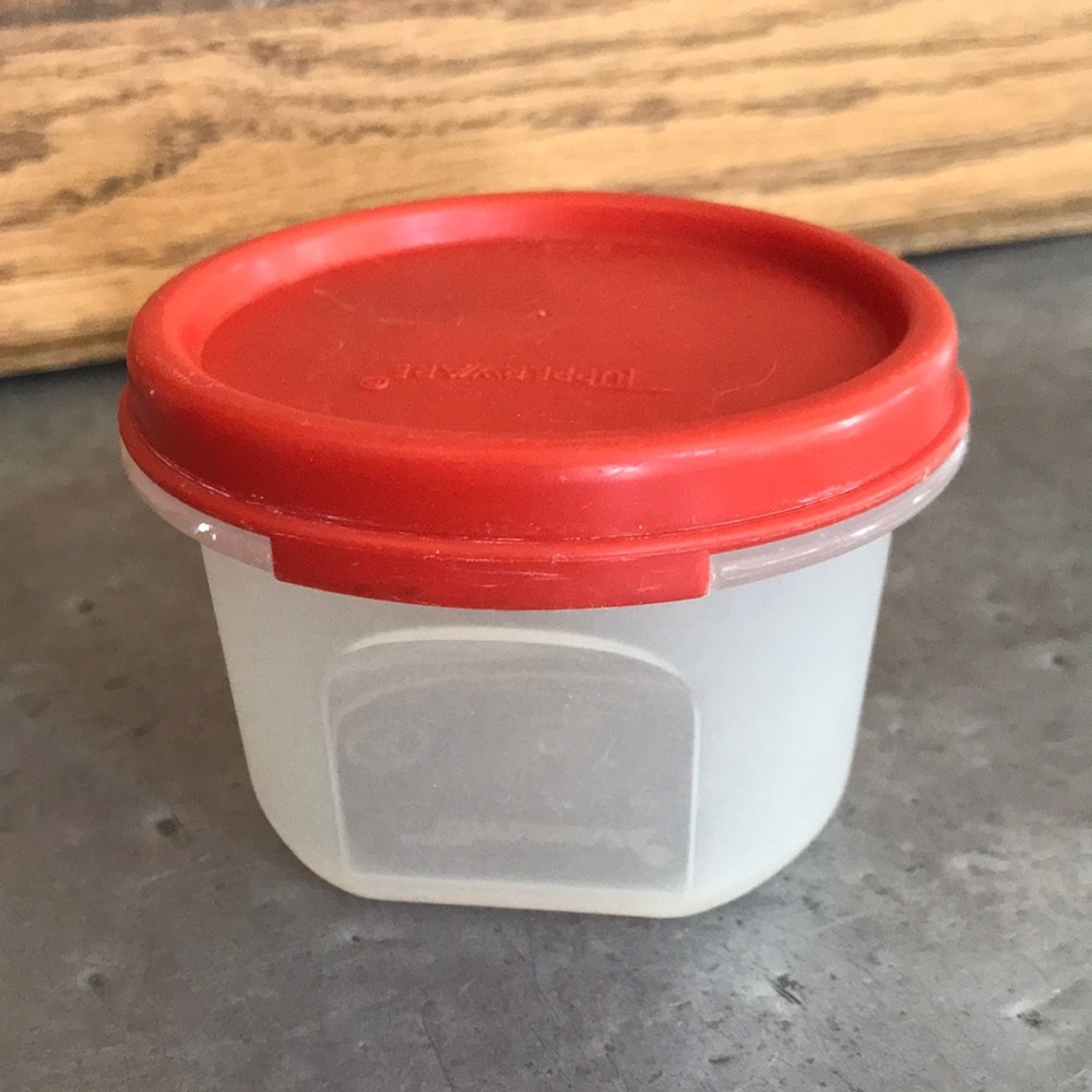 ❗️LAST CHANCE❗️Red Modular Mates 1 Round Canister by Tupperware